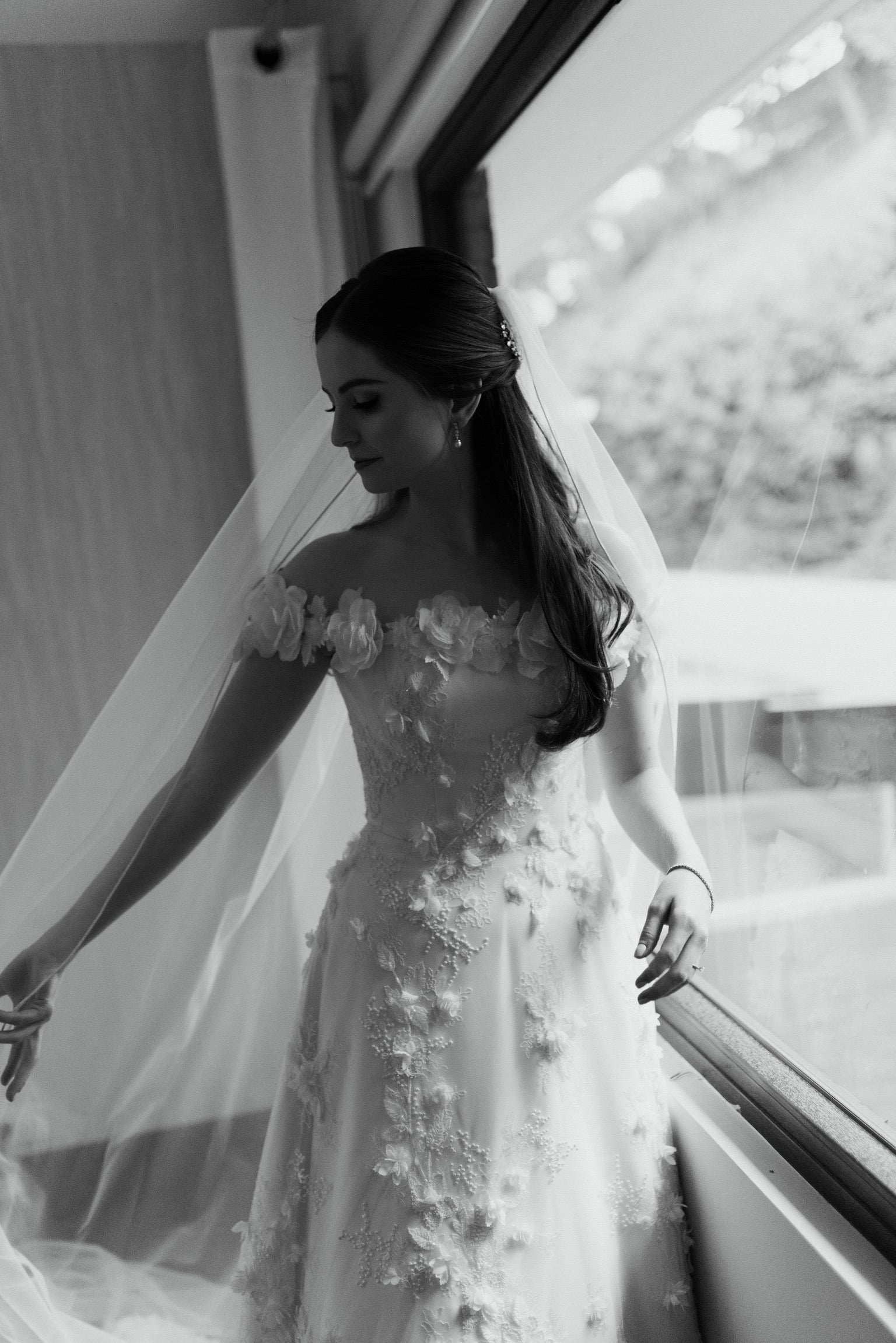 Straps - Off the Shoulder - Elastic - Rosetta Lace - All Around