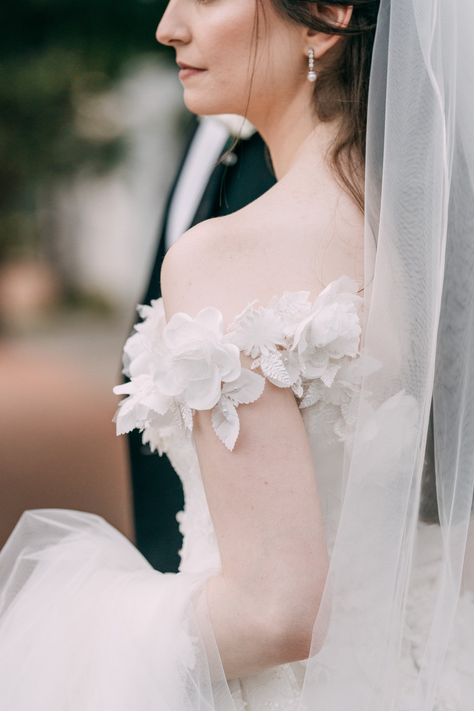 Straps - Off the Shoulder - Elastic - Rosetta Lace - All Around