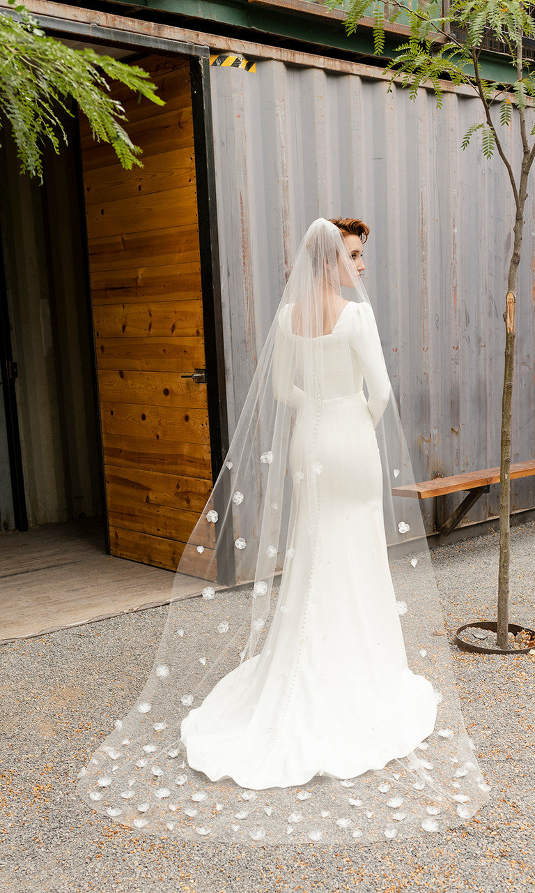 Cathedral Bridal Veil - V2290C